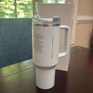 STARBUCKS STANLEY SPRING BLUE Tumbler 40 oz. Quencher Limited Flowstate (INHAND)